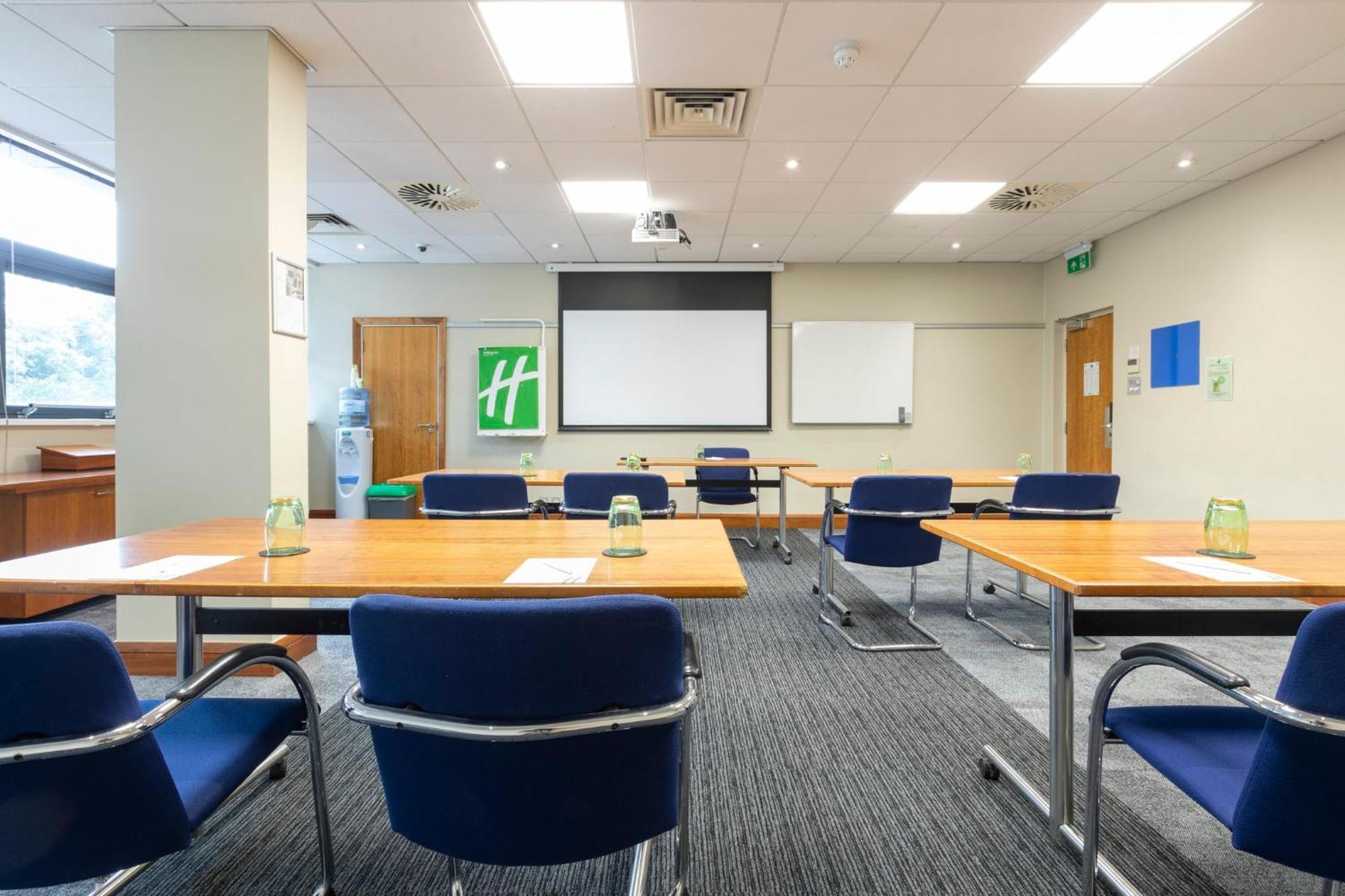 Holiday Inn Cardiff City By Ihg Kültér fotó