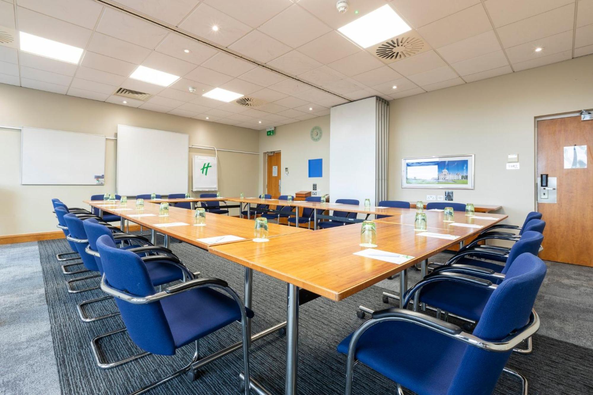 Holiday Inn Cardiff City By Ihg Kültér fotó