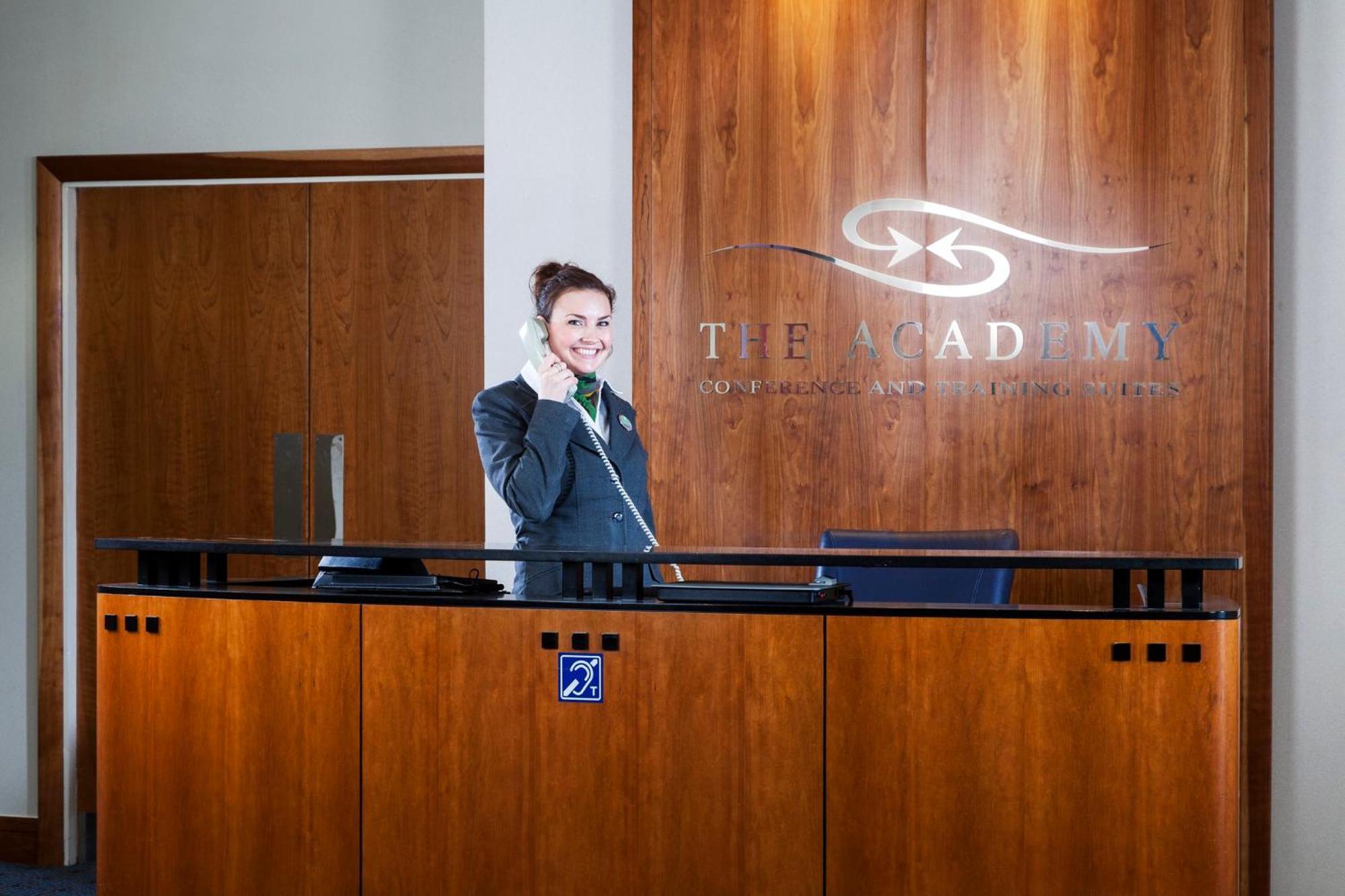 Holiday Inn Cardiff City By Ihg Kültér fotó